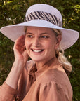 Selena Cloche - Camel/White